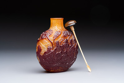 A very large Chinese brown-overlay amber glass 'Ba Xian Zhu Shou 八仙祝壽&lsquo; table snuff bottle, 19th C.