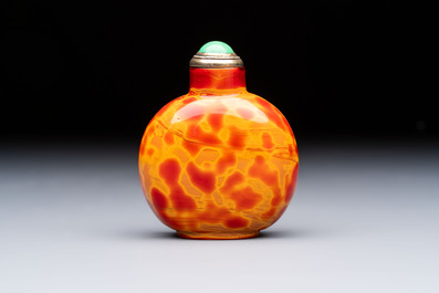 A Chinese 'Fired Up' glass snuff bottle, probably from the imperial Beijing glass workshop, 1720-1840