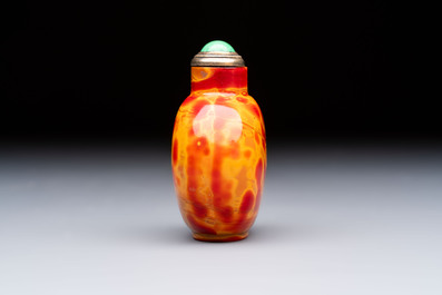 A Chinese 'Fired Up' glass snuff bottle, probably from the imperial Beijing glass workshop, 1720-1840