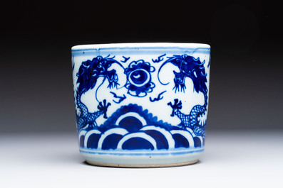 A varied collection of nine Chinese blue, white and famille rose wares, Kangxi and later