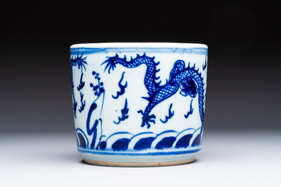A varied collection of nine Chinese blue, white and famille rose wares, Kangxi and later