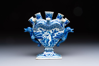 A blue and white Dutch Delft heart-shaped tulip vase, early 18th C.