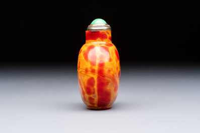 A Chinese 'Fired Up' glass snuff bottle, probably from the imperial Beijing glass workshop, 1720-1840