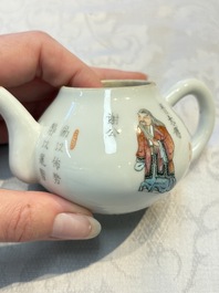 A Chinese famille rose 'Wu Shuang Pu' teapot and cover, 19th C.