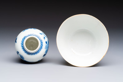 A varied collection of 11 Chinese porcelain wares, Kangxi and later