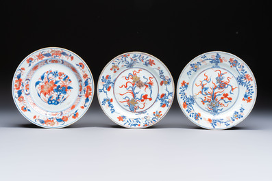 A varied collection of 11 Chinese porcelain wares, Kangxi and later