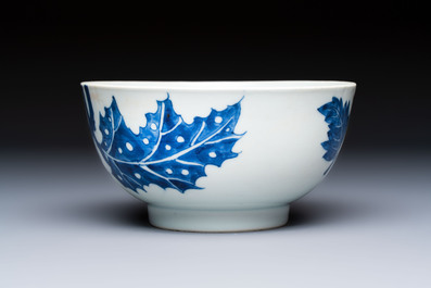A Chinese blue and white 'Bleu de Hue' bowl from a royal mission for the Vietnamese market, T&acirc;n Sửu 辛丑 mark, dated 1841