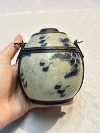 A Chinese blue and white 'Bleu de Hue' waterpipe and a 'Poem' plate for the Vietnamese market, chơi ngọc 玩玉 mark, 19th C.