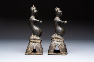 A pair of Vietnamese bronze figures, 19/20th C.