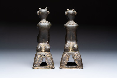 A pair of Vietnamese bronze figures, 19/20th C.