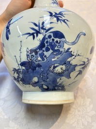 A rare Chinese blue and white 'Cat and Butterfly 耄耋' bottle vase, Transitional period