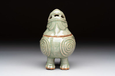 A fine Chinese Longquan celadon 'Luduan' censer, Ming