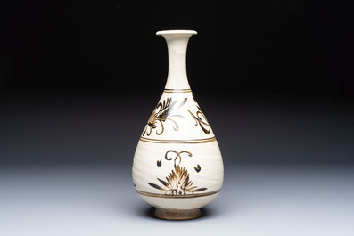 A Chinese Cizhou cream-glazed and dark-brown slip-painted vase with floral design, Republic