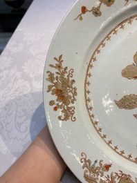 A Chinese gilt-decorated famille verte dish with floral design, 18th C.