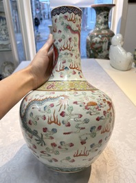 A Chinese famille rose 'Dragon and Phoenix' 'Tianqiuping' vase, 19/20th C.