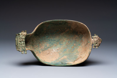 A Chinese archaic bronze pouring vessel, Yi 匜, Warring States period/Han
