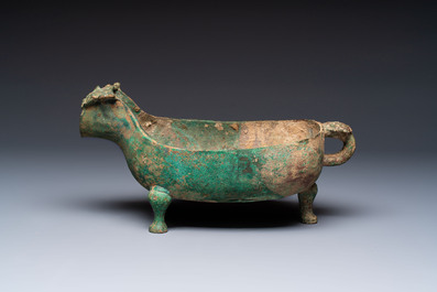 A Chinese archaic bronze pouring vessel, Yi 匜, Warring States period/Han