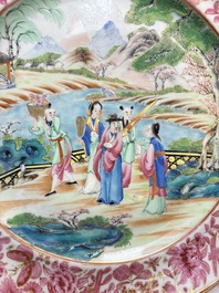 A fine Chinese Canton famille rose dish with puce-enamelled rim, 19th C.