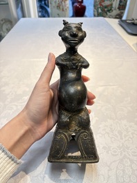A pair of Vietnamese bronze figures, 19/20th C.