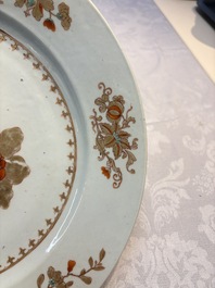A Chinese gilt-decorated famille verte dish with floral design, 18th C.