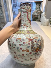 A Chinese famille rose 'Dragon and Phoenix' 'Tianqiuping' vase, 19/20th C.