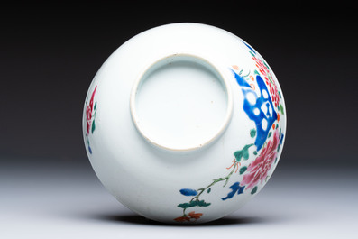 A Chinese famille rose covered ewer, a covered chocolate pot, a bowl and a dish, Qianlong