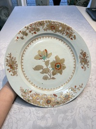 A Chinese gilt-decorated famille verte dish with floral design, 18th C.