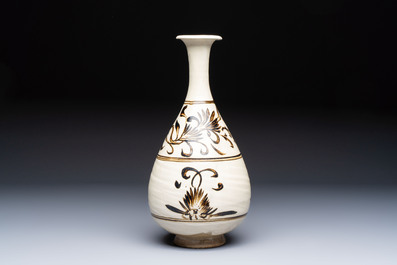 A Chinese Cizhou cream-glazed and dark-brown slip-painted vase with floral design, Republic