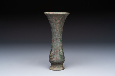 A Chinese archaic bronze wine vessel with phoenix design, Zhi 觯, Zhou