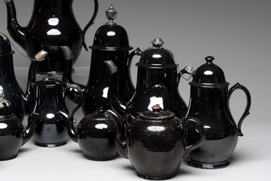 13 various Namur black-glazed pottery wares, 18th C.