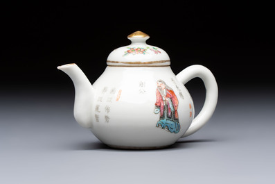 A Chinese famille rose 'Wu Shuang Pu' teapot and cover, 19th C.