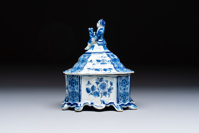 A blue and white Dutch Delft tobacco box and cover, 18th C.