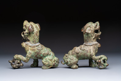 A pair of Vietnamese bronze lions, 19/20th C.