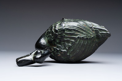 A Japanese bronze okimono of a goose, 20th C.