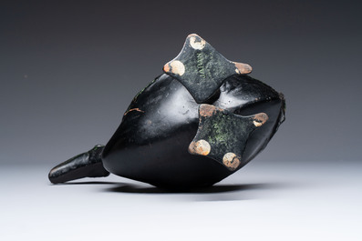 A Japanese bronze okimono of a goose, 20th C.
