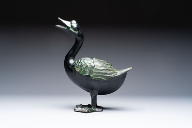A Japanese bronze okimono of a goose, 20th C.