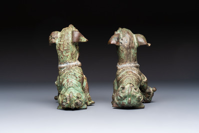 A pair of Vietnamese bronze lions, 19/20th C.