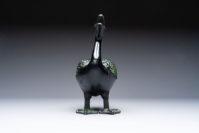 A Japanese bronze okimono of a goose, 20th C.