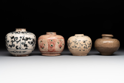 Four Annamese or Vietnamese blue, white and polychrome jarlets, 16/17th C.