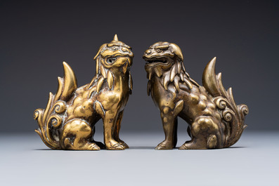 A pair of Japanese bronze Buddhist lions, 19/20th C.