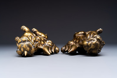 A pair of Japanese bronze Buddhist lions, 19/20th C.
