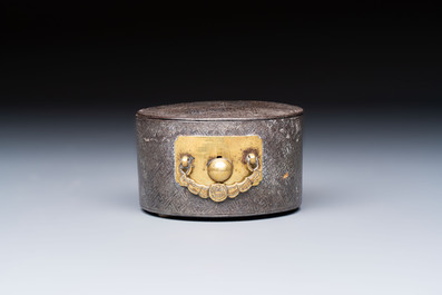 A Korean silver-inlaid iron tripod box with a gilt-bronze bat-shaped handle, Joseon, 18th C.