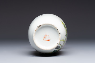 A Chinese famille rose vase with bird among flowering branches, signed Hu Qifa 胡啟發, 19/20th C.