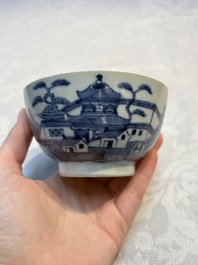 A set of 12 Chinese blue and white 'Landscape' bowls and saucers, Qianlong/Jiaqing