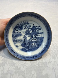 A set of 12 Chinese blue and white 'Landscape' bowls and saucers, Qianlong/Jiaqing