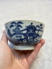 A set of 12 Chinese blue and white 'Landscape' bowls and saucers, Qianlong/Jiaqing