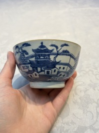A set of 12 Chinese blue and white 'Landscape' bowls and saucers, Qianlong/Jiaqing