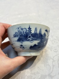 A set of 12 Chinese blue and white 'Landscape' bowls and saucers, Qianlong/Jiaqing