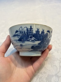 A set of 12 Chinese blue and white 'Landscape' bowls and saucers, Qianlong/Jiaqing