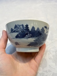 A set of 12 Chinese blue and white 'Landscape' bowls and saucers, Qianlong/Jiaqing